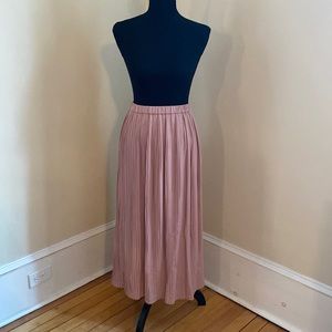 Uniqlo dusty pink maxi pleated skirt